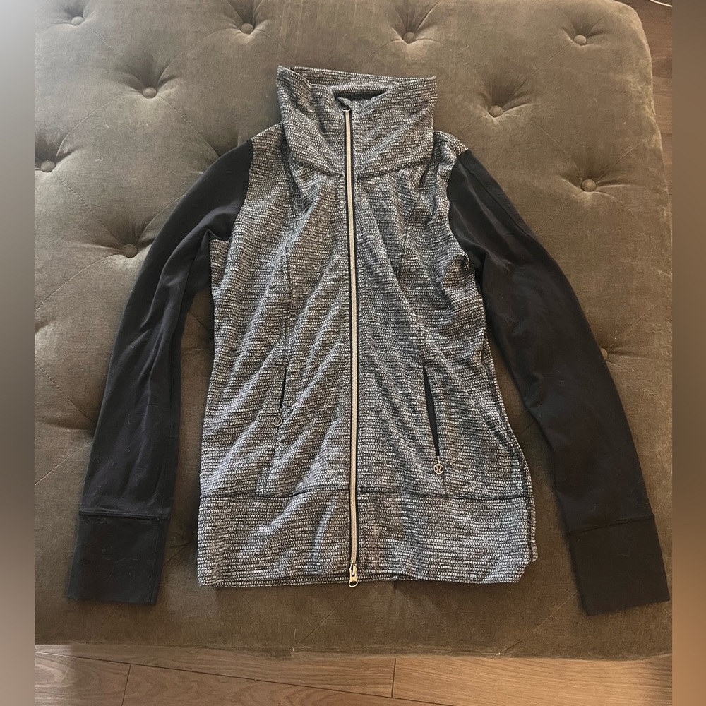 Lululemon daily yoga jacket